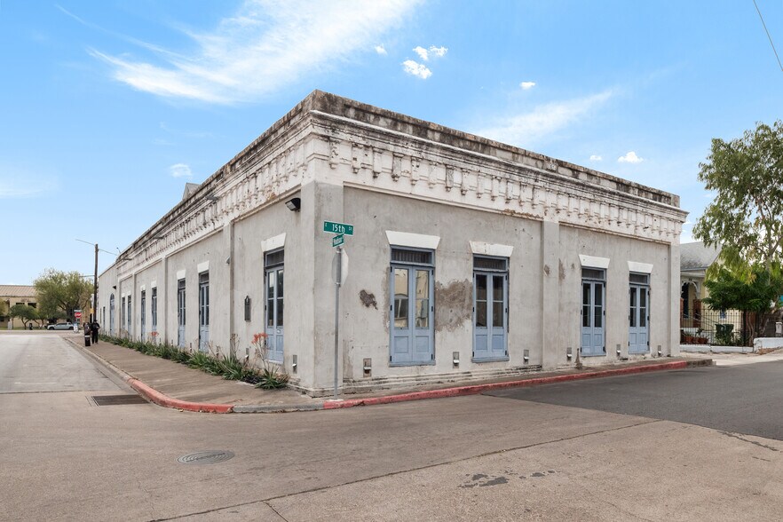 More Photos Of 828 E 15th St, Brownsville Office For Sale