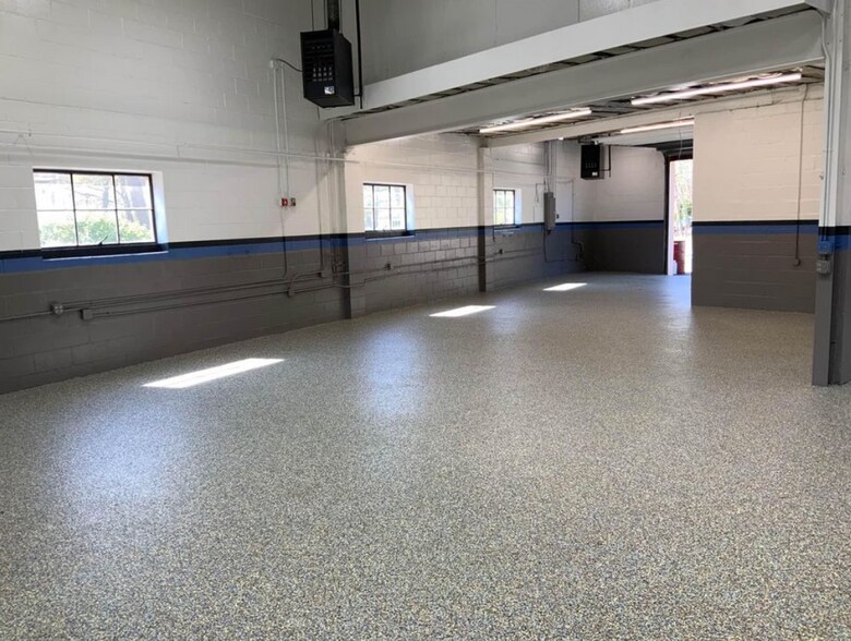 More Photos Of 187 W Commodore Blvd, Jackson Manufacturing For Sale