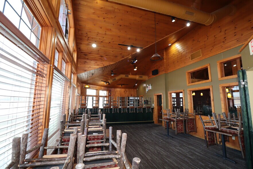 More Photos Of 30580 Hwy 2, Ashland General Retail For Lease