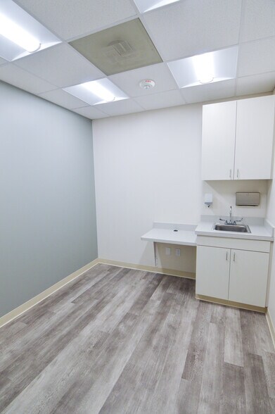 More Photos Of 14615 San Pedro Ave, San Antonio Medical For Lease