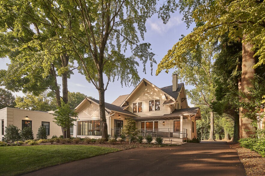 Primary Photo Of 1015 East Blvd, Charlotte Office For Lease