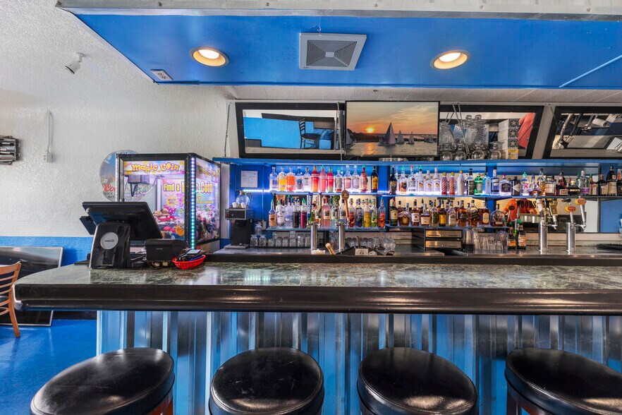 More Photos Of 8630 271st St, Stanwood Storefront For Sale