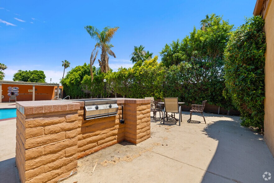More Photos Of 495 Twin Palms Dr, Palm Springs Apartments For Sale