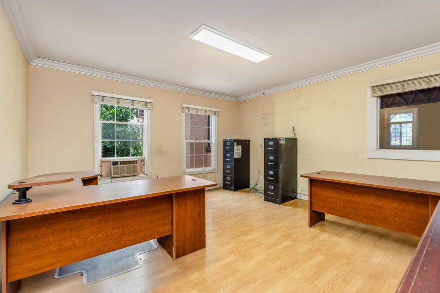 More Photos Of 632 W Stocker St, Glendale Religious Facility For Sale