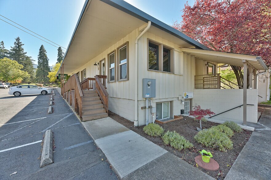 More Photos Of 993 Siskiyou Blvd, Ashland Office For Sale