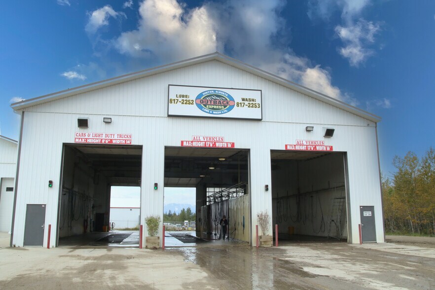 More Photos Of 102 Joblin St, Hinton Warehouse For Sale