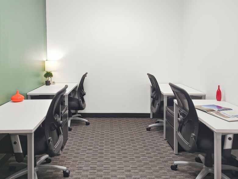 More Photos Of 1299 Farnam St, Omaha Coworking Space