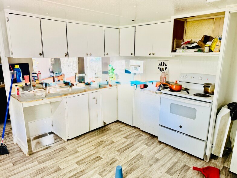 More Photos Of 10116 Lake Ave, Tampa Manufactured Housing Mobile Home Park For Sale