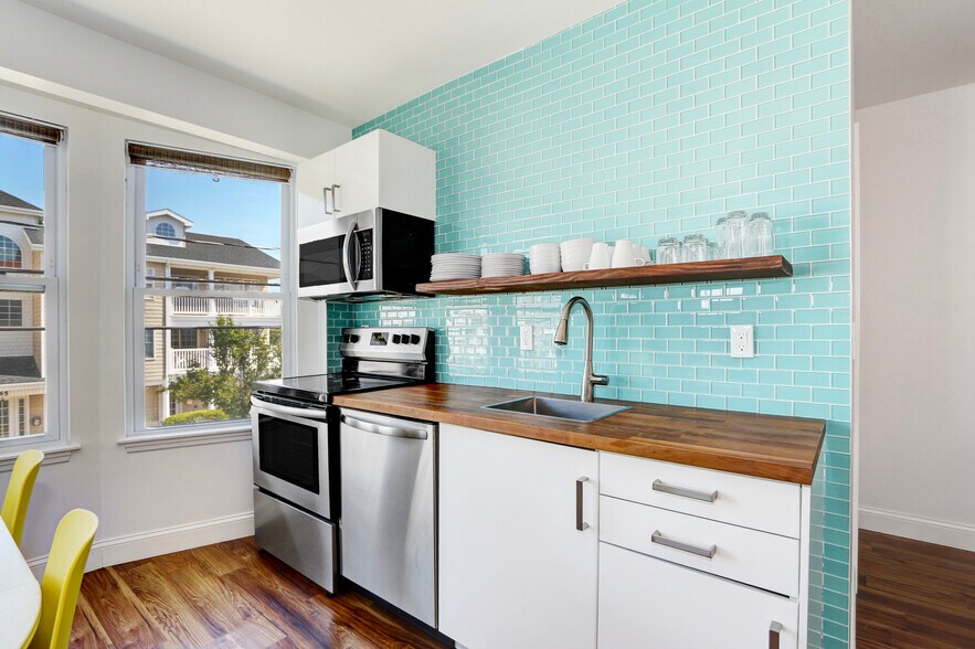 More Photos Of 5100 Atlantic Ave, Wildwood Hotel For Sale