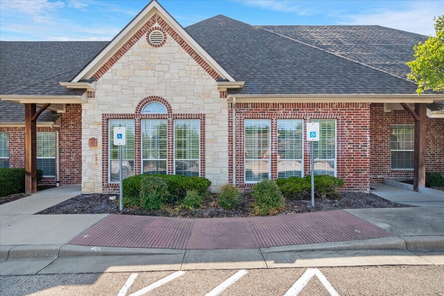 Primary Photo Of 1000 State Highway 6, Woodway Medical For Lease