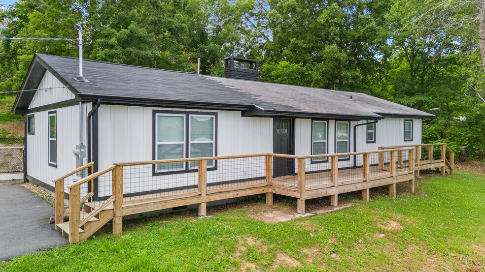 Primary Photo Of 1011 Old Knoxville Hwy, Sevierville Specialty For Sale