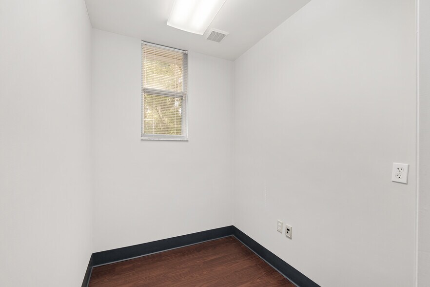 More Photos Of 1014 NW 57th St, Gainesville Medical For Sale