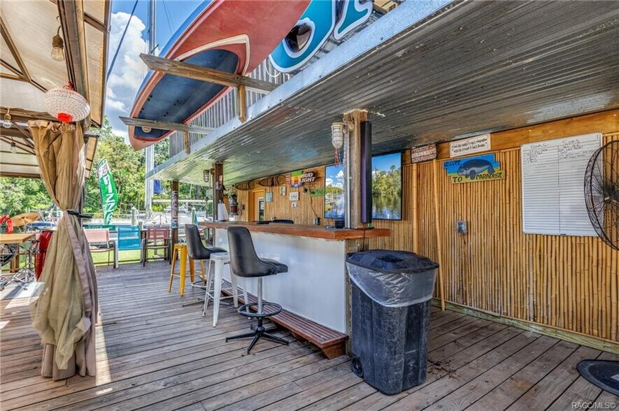 More Photos Of 6617 Riverside Dr, Yankeetown Marina For Sale