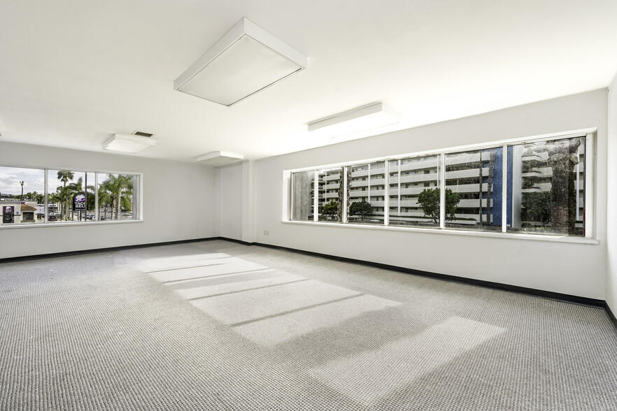 More Photos Of 1520 W Coast Hwy, Newport Beach Auto Dealership For Sale