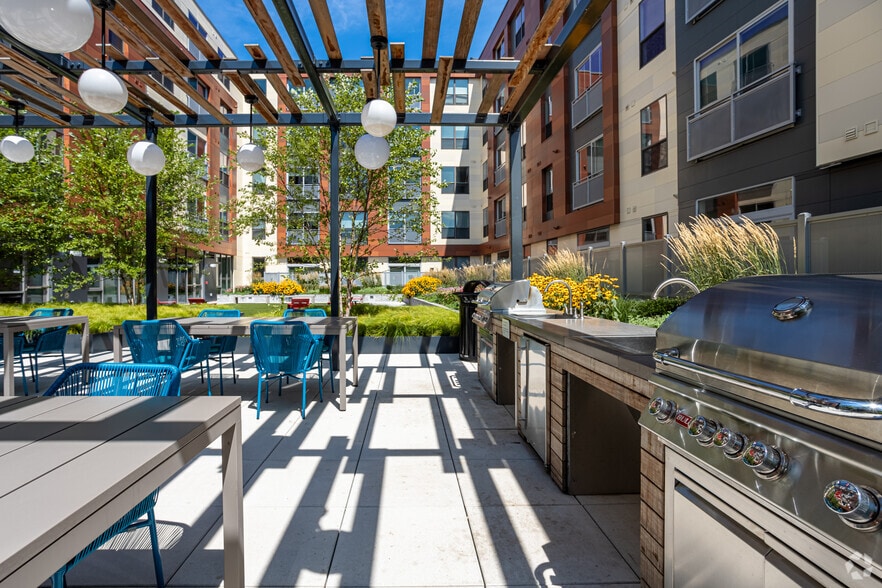 More Photos Of 190 Pleasant St, Malden Apartments For Lease