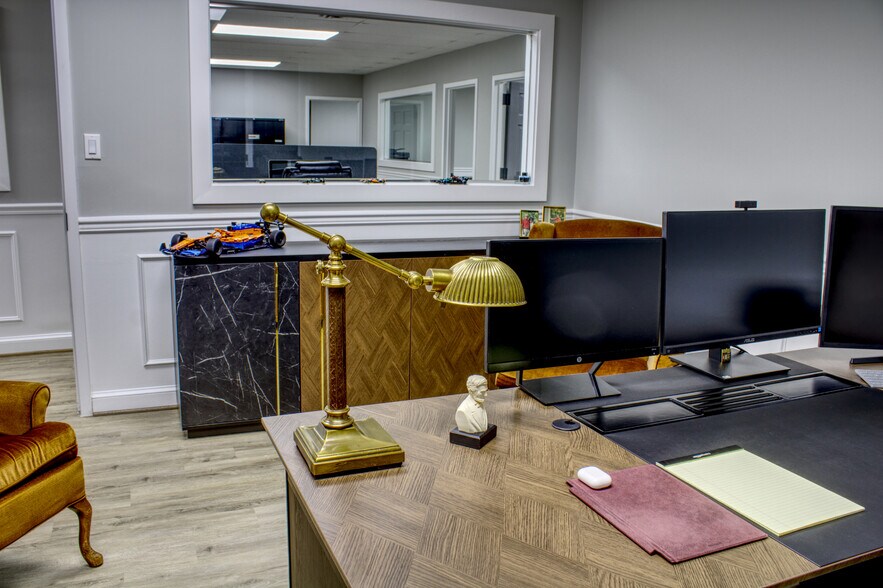 More Photos Of 10521 Judicial Dr, Fairfax Medical For Sale