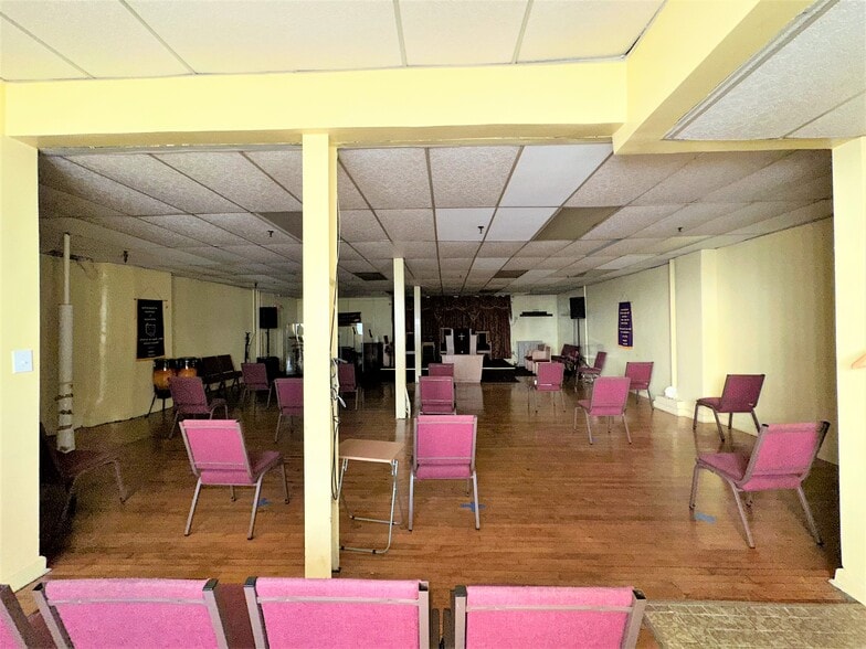 More Photos Of 9-11 Elm Ave, Mount Vernon Service For Sale