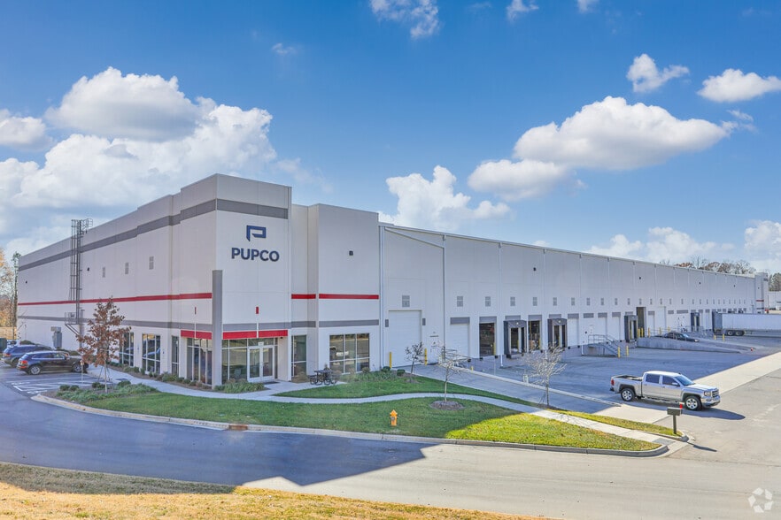 More Photos Of 8710 Airpark West Dr, Charlotte Warehouse For Lease