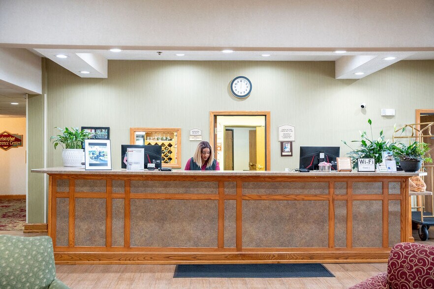 More Photos Of 115 N Water St, Coshocton Hotel For Sale