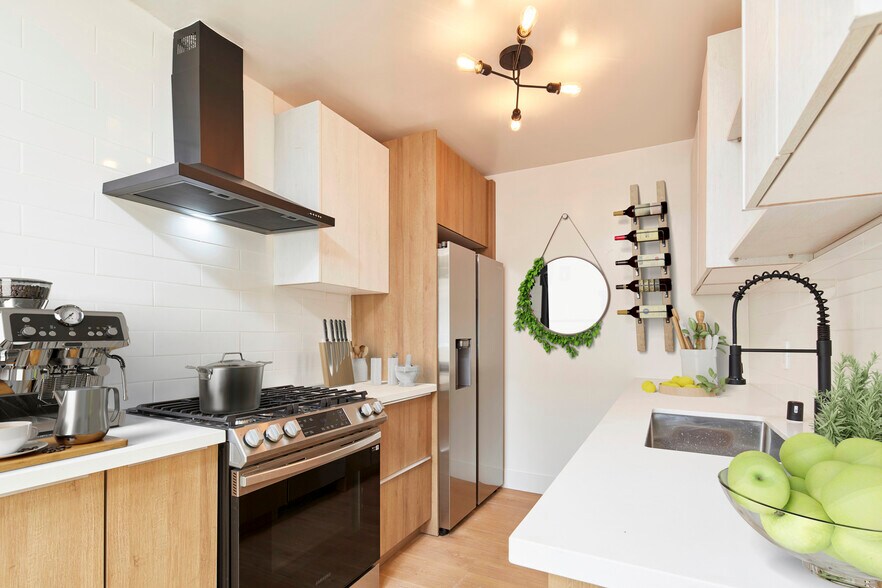 More Photos Of 204 N Manhattan Pl, Los Angeles Apartments For Sale