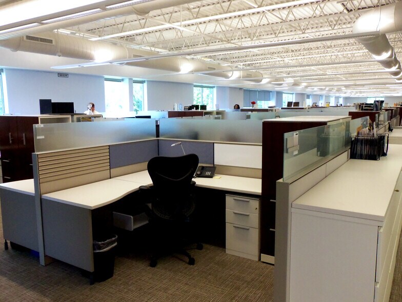 More Photos Of 1901 Romence Road Pky, Portage Research And Development For Lease