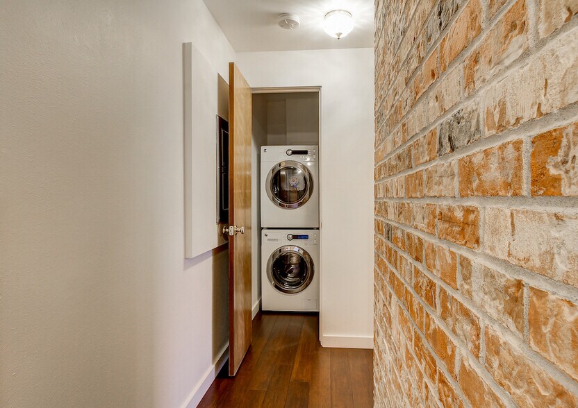 More Photos Of 2401 NW 63rd St, Seattle Apartments For Sale