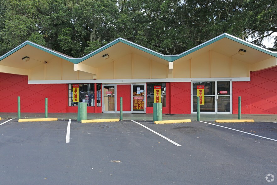 More Photos Of 221 E Brandon Blvd, Brandon Freestanding For Sale