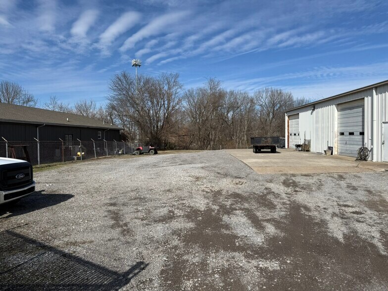 More Photos Of 1604 State Route 121 N, Murray Warehouse For Sale