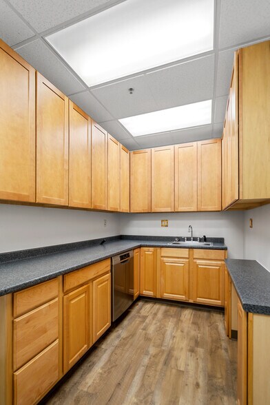 More Photos Of 200 San Marlo Way, Pacifica Office Residential For Lease