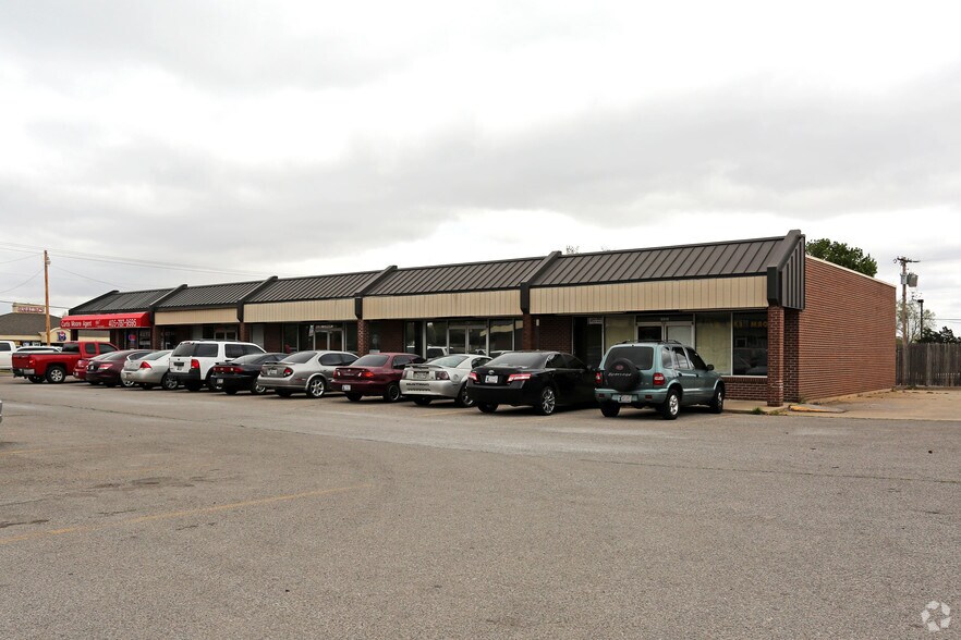 More Photos Of 6810-6816 NW 23rd St, Bethany Freestanding For Sale