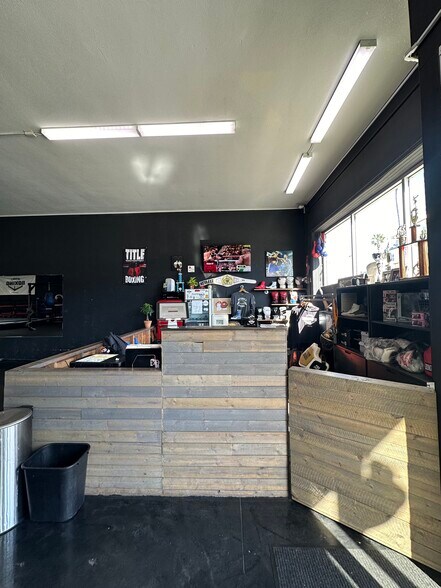 More Photos Of 109-111 S Coast Hwy, Oceanside Storefront For Lease