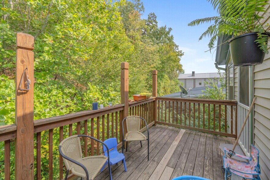More Photos Of 485 Valley St, Scottsville General Retail For Sale