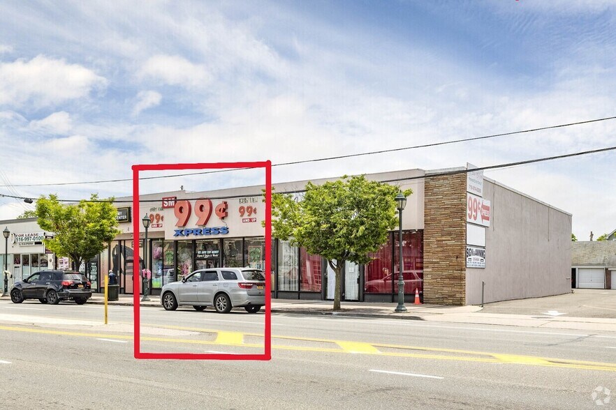 Primary Photo Of 1081 Hempstead Tpke, Franklin Square Storefront For Lease