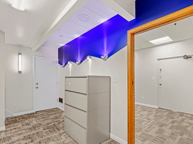 More Photos Of 4070-4084 S 300 W, Salt Lake City Light Manufacturing For Lease