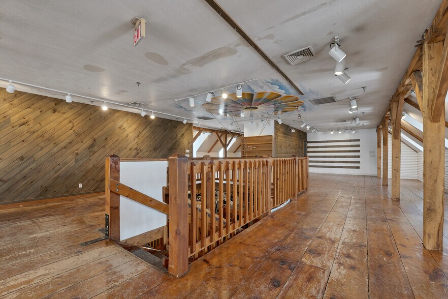 More Photos Of 312 Daniel Webster Hwy, Meredith Hotel For Lease