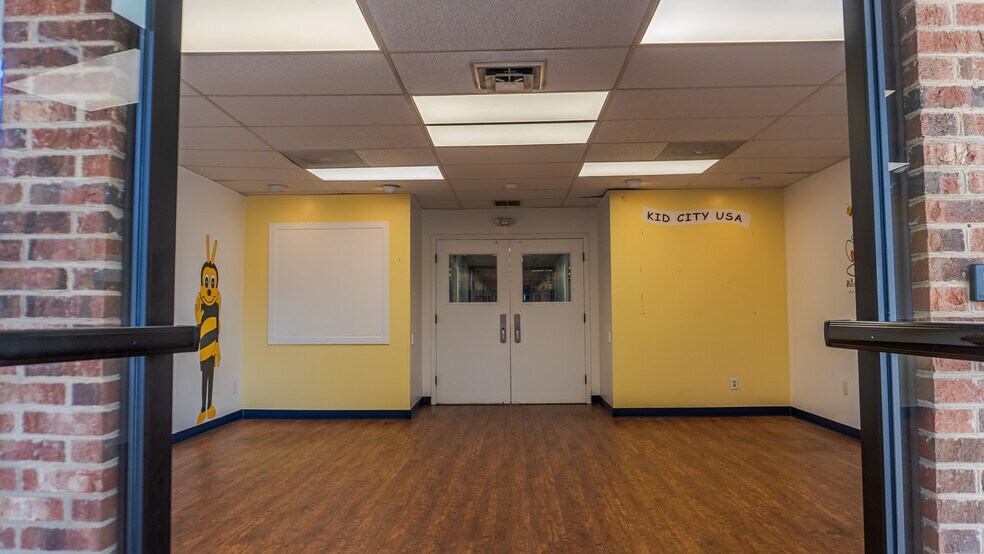 More Photos Of 19619 W Catawba Ave, Cornelius Daycare Center For Lease