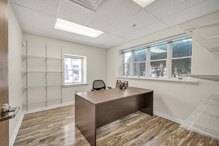 More Photos Of 815 Greenwood Ave, Jenkintown Medical For Sale