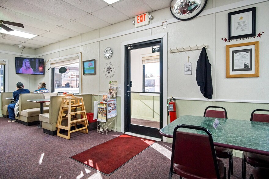More Photos Of 411 E Broadway Ave, Mcloud Restaurant For Sale