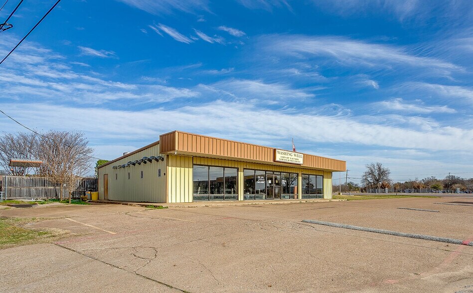 More Photos Of 1217 Highway 157 N, Mansfield Freestanding For Sale