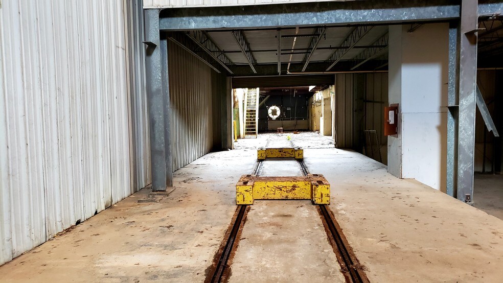 More Photos Of 139 Joe Brown Rd, Lockport Warehouse For Sale