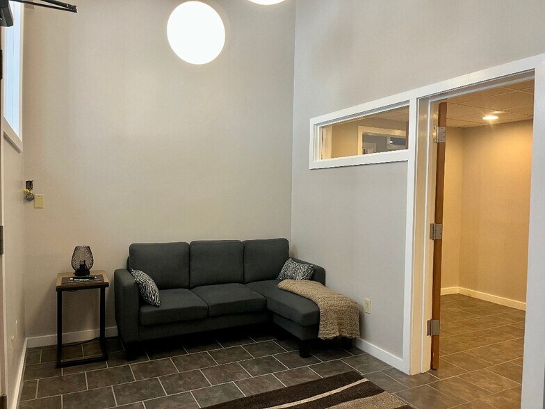 More Photos Of 125 Valley Vw, Mendon Office For Lease