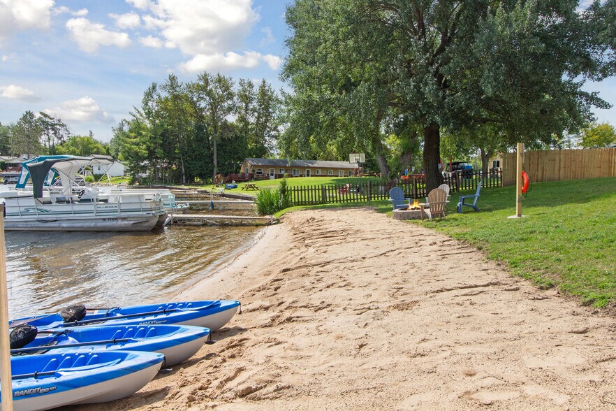 More Photos Of 4998 Main Ext, Long Lake Hospitality For Sale