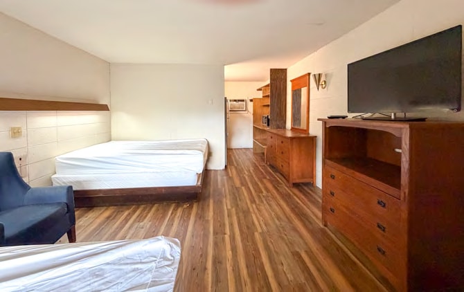 More Photos Of 402 E Parkway, Gatlinburg Apartments For Sale
