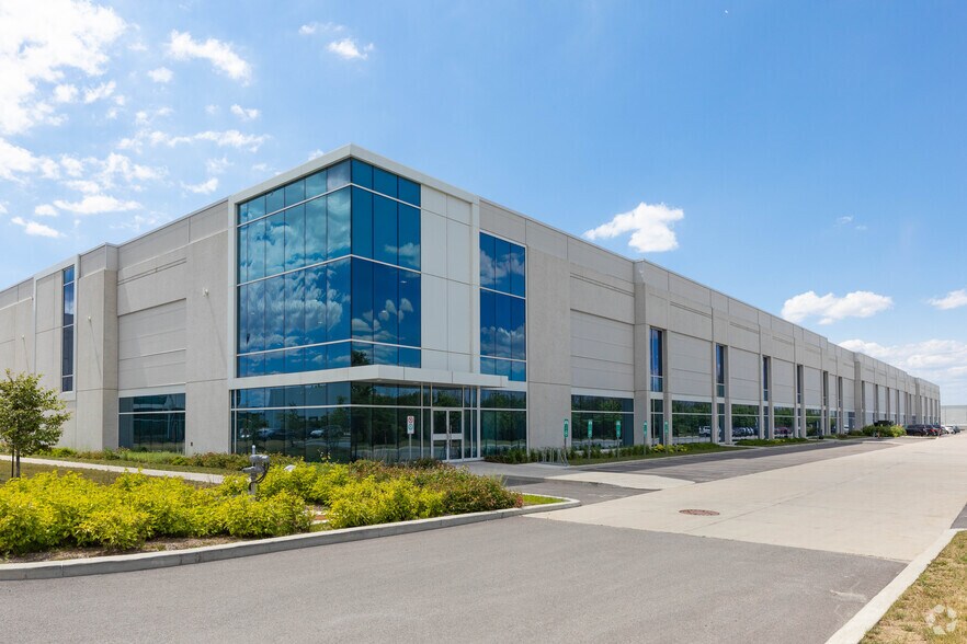 Primary Photo Of 4305-4335 Rue Griffith, Saint-Laurent Warehouse For Lease