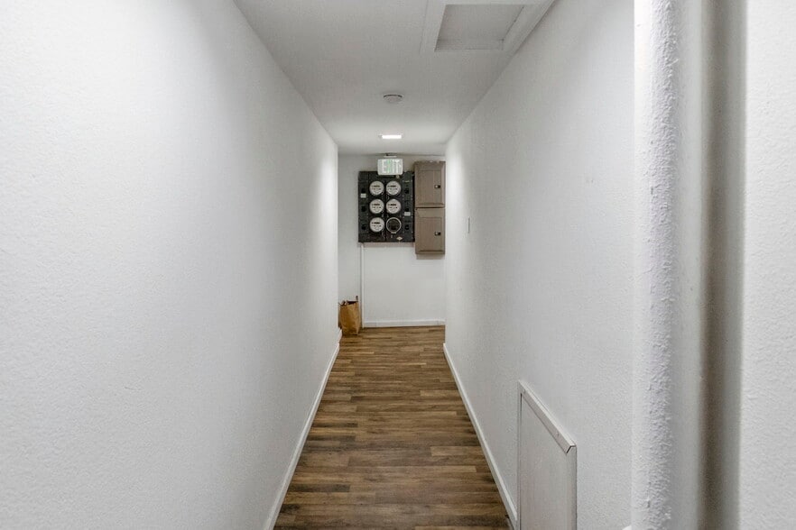 More Photos Of 821-825 Bay St, Port Orchard Storefront Retail Residential For Sale