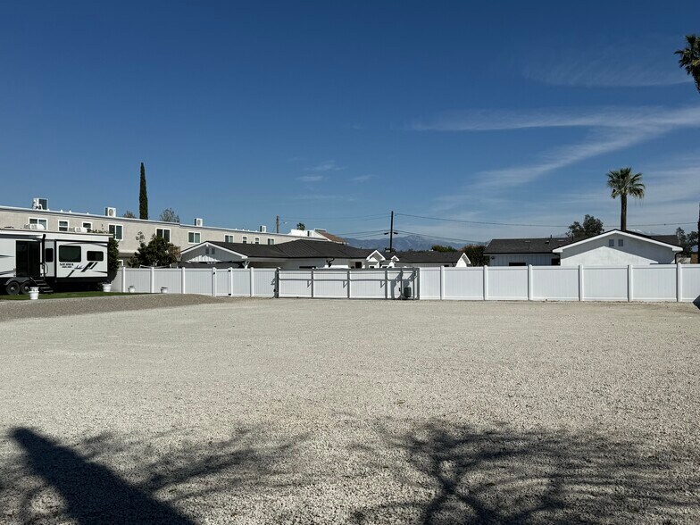 More Photos Of 9004 Olive St., Fontana Contractor Storage Yard For Lease