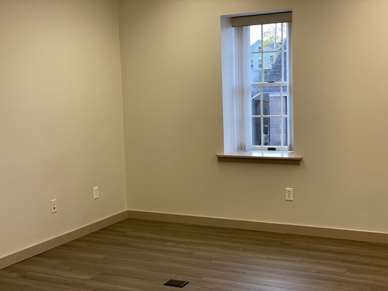 More Photos Of 8 Main St, Flemington Office For Lease