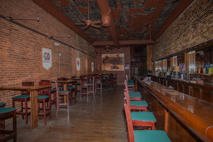 More Photos Of 49 N Saginaw St, Pontiac Bar For Sale