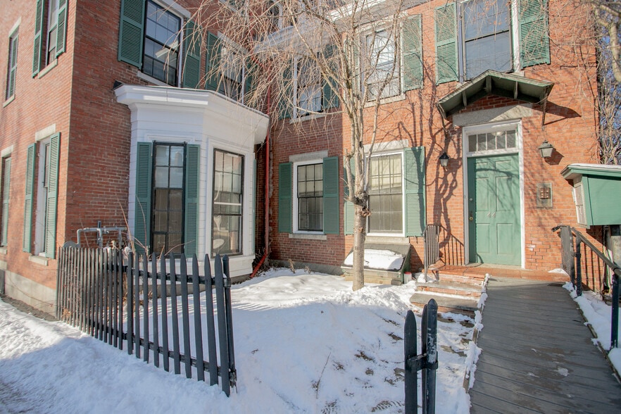 More Photos Of 77 Broadway, Bangor Flex For Sale