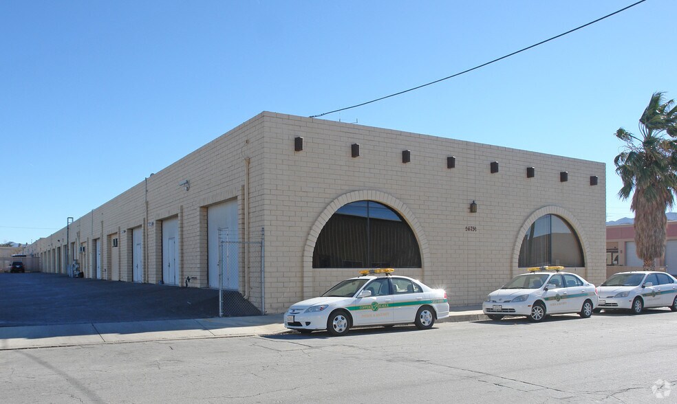 More Photos Of 26752 Oak Ave, Santa Clarita Warehouse For Lease